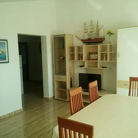 Apartmani Kapitanovic Biograd Na Moru